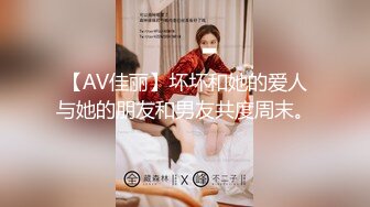 猥琐大叔迷翻酒店女公关带回房间啪啪啪