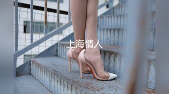 最新全镜偷窥红衣漂亮美女嘘嘘