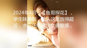  骚妈快乐屋剧情混剪 儿子看鬼片不敢睡觉找妈妈陪 骚妈假装拒绝实则春情荡漾很快就跟儿子搞起来