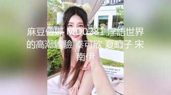 按頭深喉光插馬尾辮漂亮女友，直捅喉結，女的差點被插吐，深入打樁註精