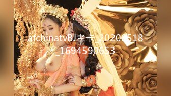 ✿推特人气大神『女友棉袜』分享娇妻，瑜伽裤白袜，白天窗边后入，一边干一边拉开窗帘，让奶子对着窗外摇摆