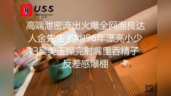   风骚熟女勾搭健壮小哥宾馆激情啪啪，全程露脸做爱， 干的骚逼浪叫不断自己揉捏骚奶子好骚