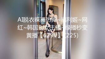 STP32474 風騷小少婦露臉用假雞巴把騷逼玩出好多淫水跟兩大哥激情3P，口交兩個大雞巴，前插後入多體位蹂躏爆草好刺激