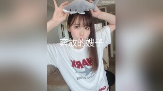 直接闯入商场女厕 多角度偷拍 马尾辫妹子的多毛小黑鲍