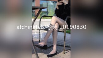 熟女妈妈 自己抱着腿 阿姨掰着M字腿被无套输出 最后后入冲刺内射 这种肉肉的身材 肥满的鲍鱼操着超舒坦